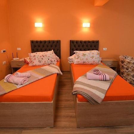Apartament Trident Haţeg Esterno foto